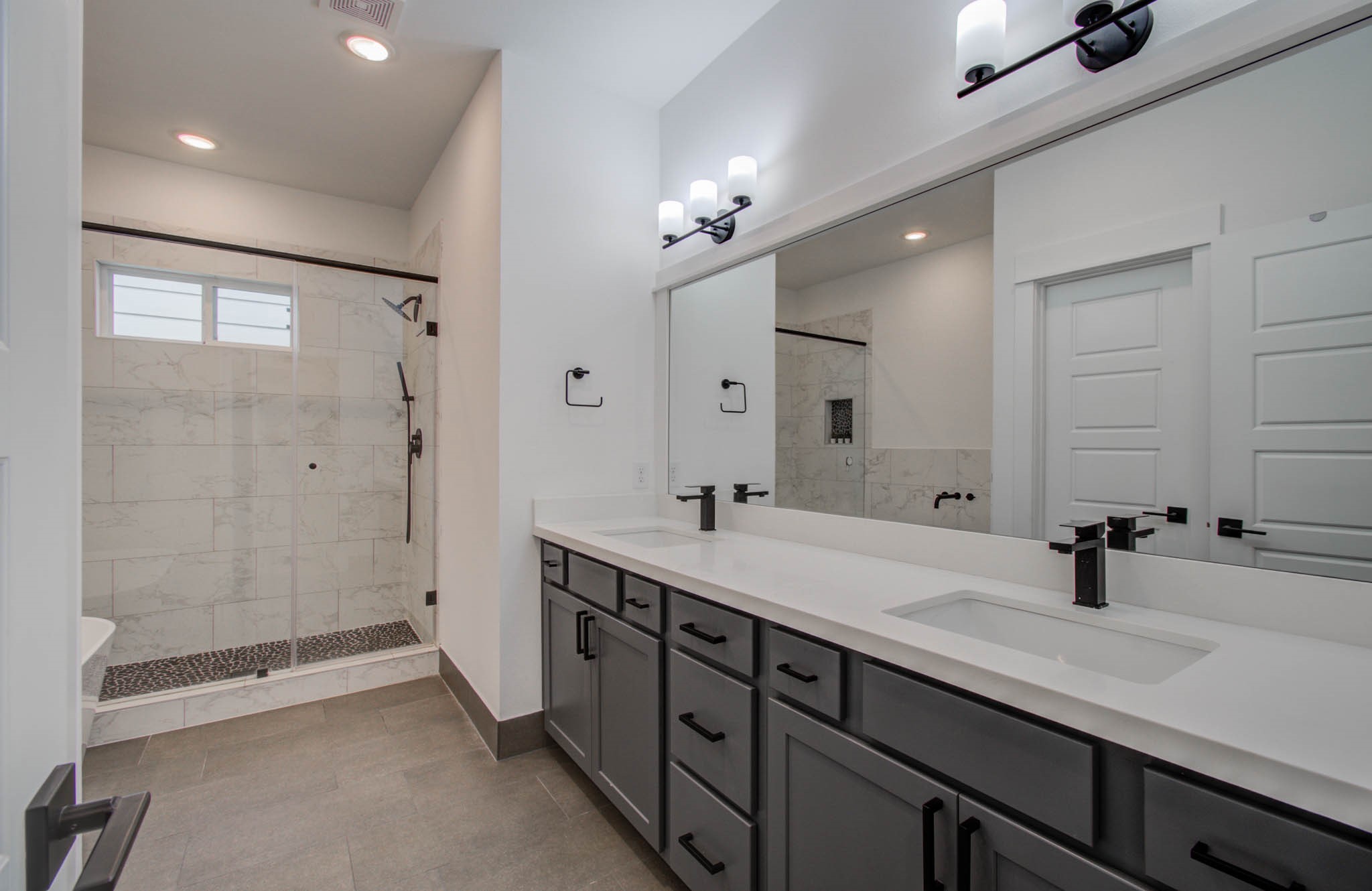 970 Highland Sound Lane Houston, TX 77091 - Photo 17 of 34