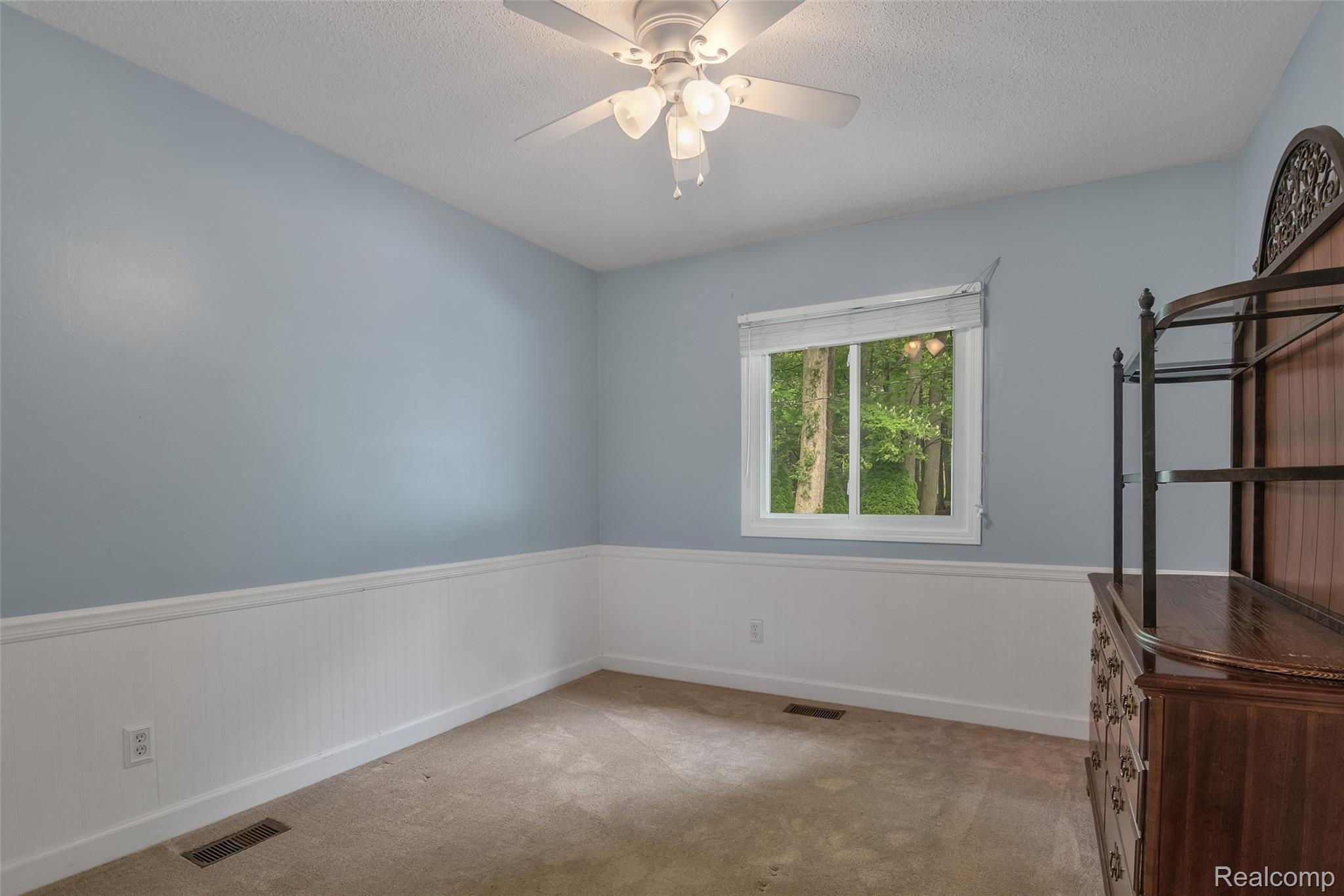 27117 Bell Road New Boston, MI 48164 - Photo 33 of 49 26-27117-Bell-Rd-WindowStill-Real-Estate-Photography-26.jpg
