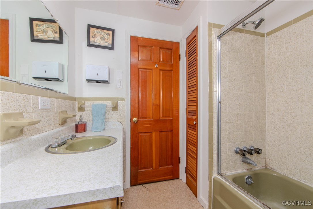 614 Compton Road Colonial Heights, VA 23834 - Photo 11 of 34 Gallery Image 11
