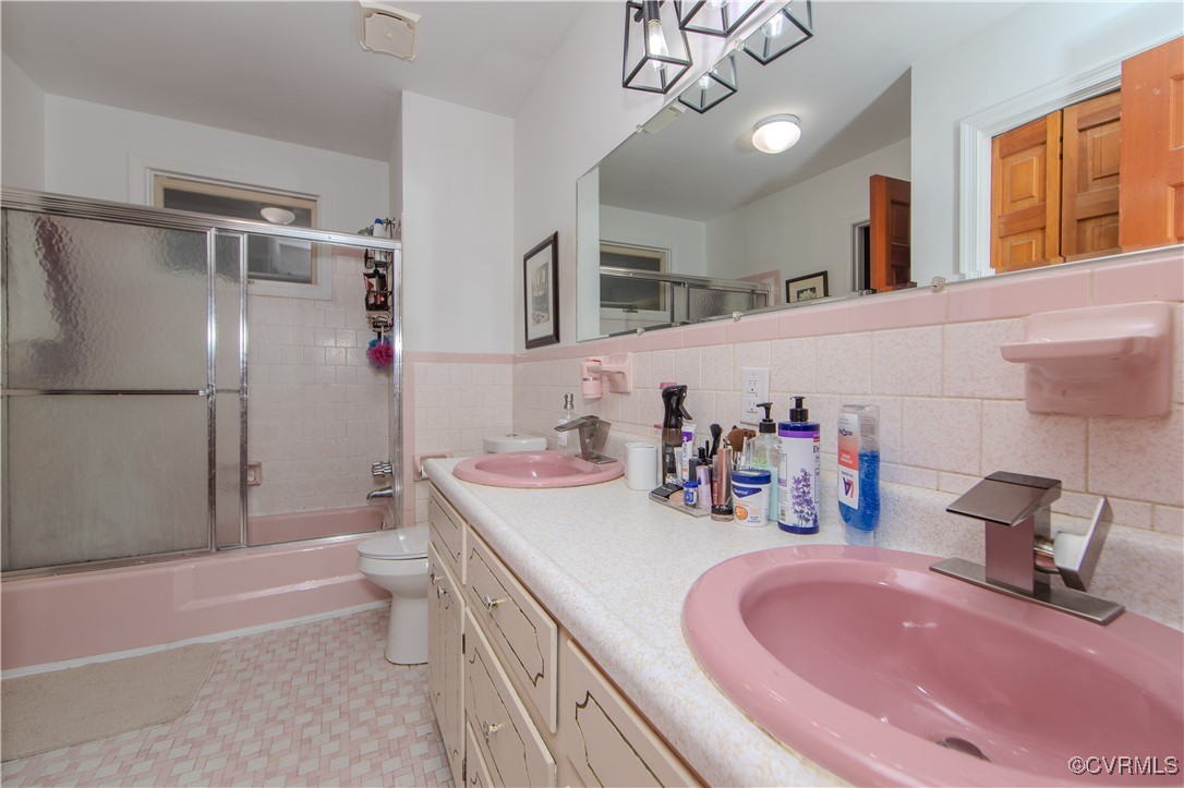 614 Compton Road Colonial Heights, VA 23834 - Photo 15 of 34 Gallery Image 15