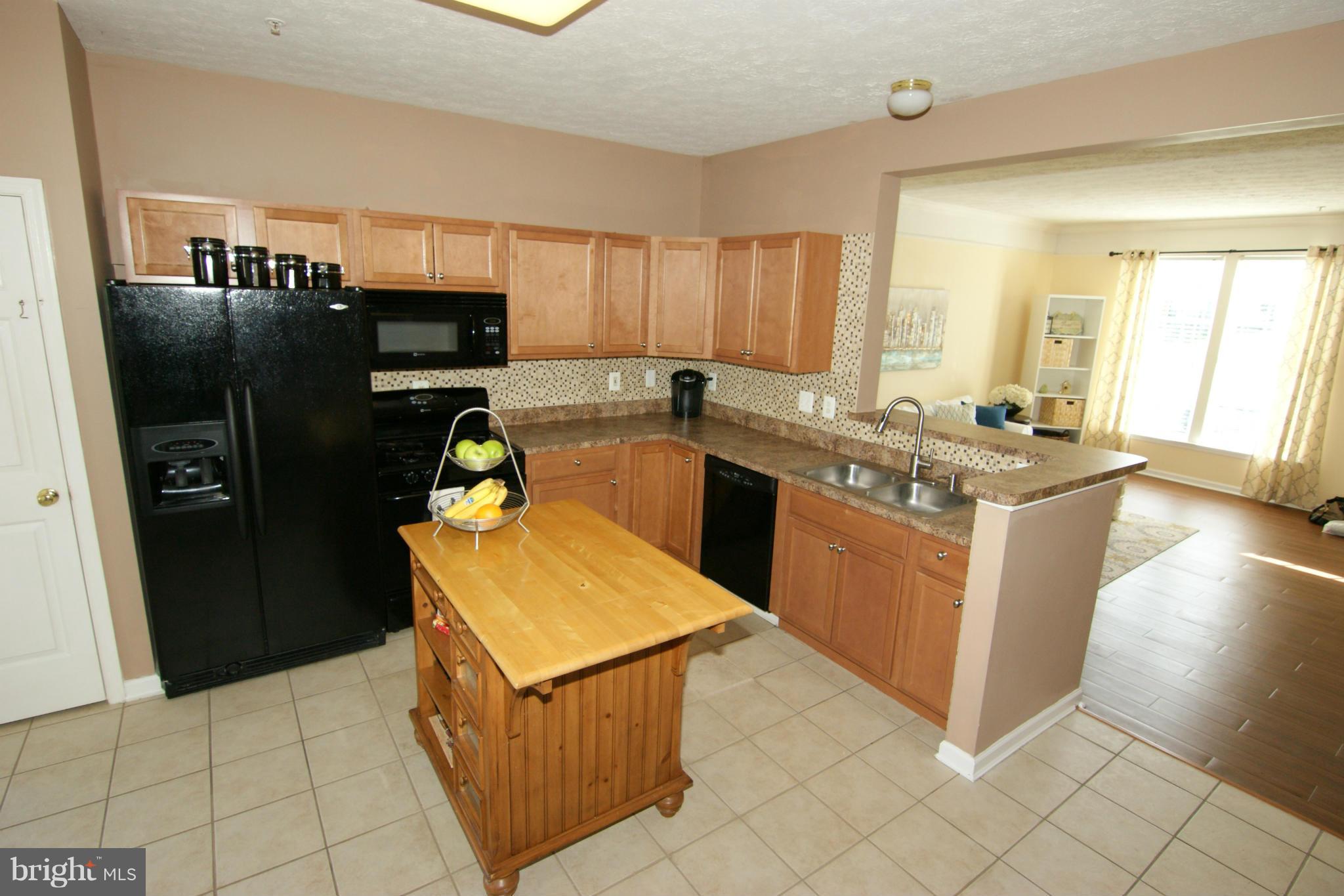 5024 Finsbury Road Baltimore, MD 21237 - Photo 9 of 25 Kitchen