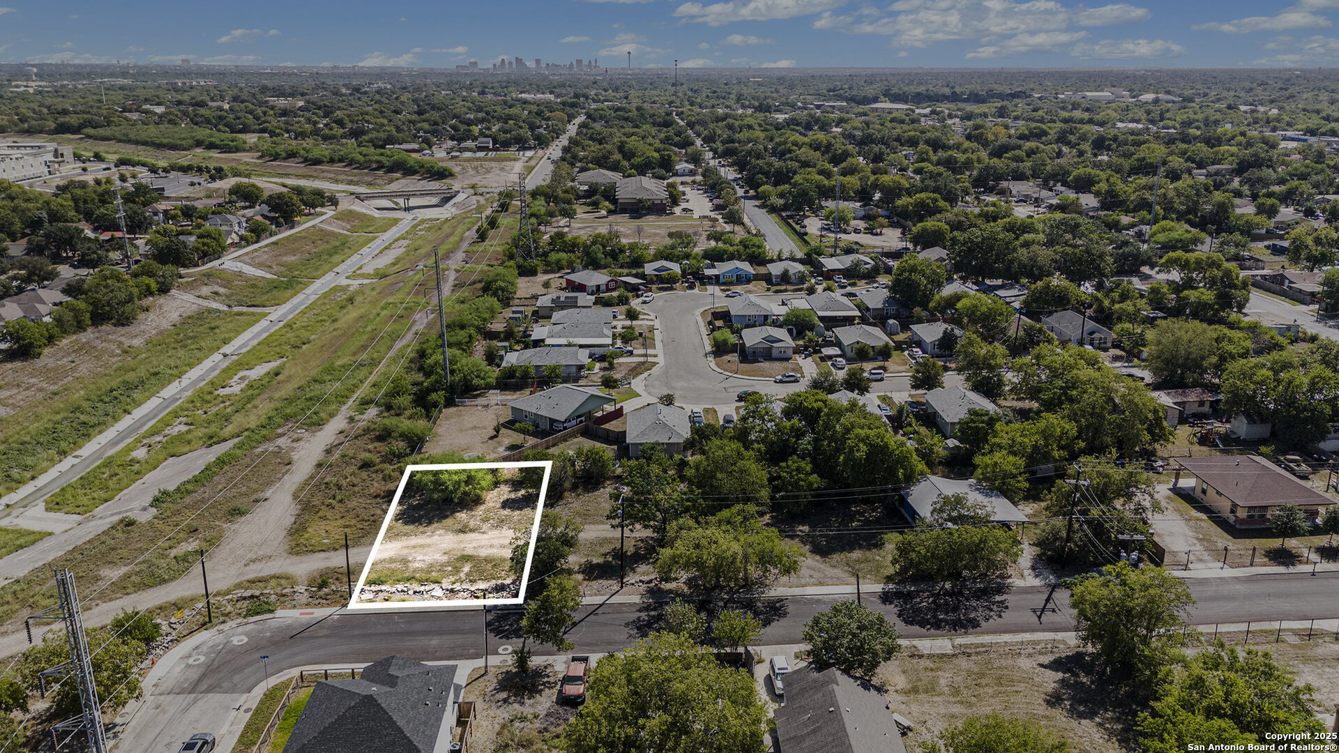 302 Southwest 41st Street San Antonio, TX 78237 - Photo 11 of 19 an aerial view of multiple house