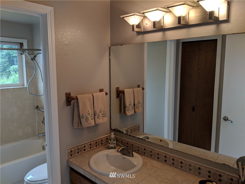 22433 3rd Avenue Southeast Bothell, WA 98021 - Photo 15 of 25