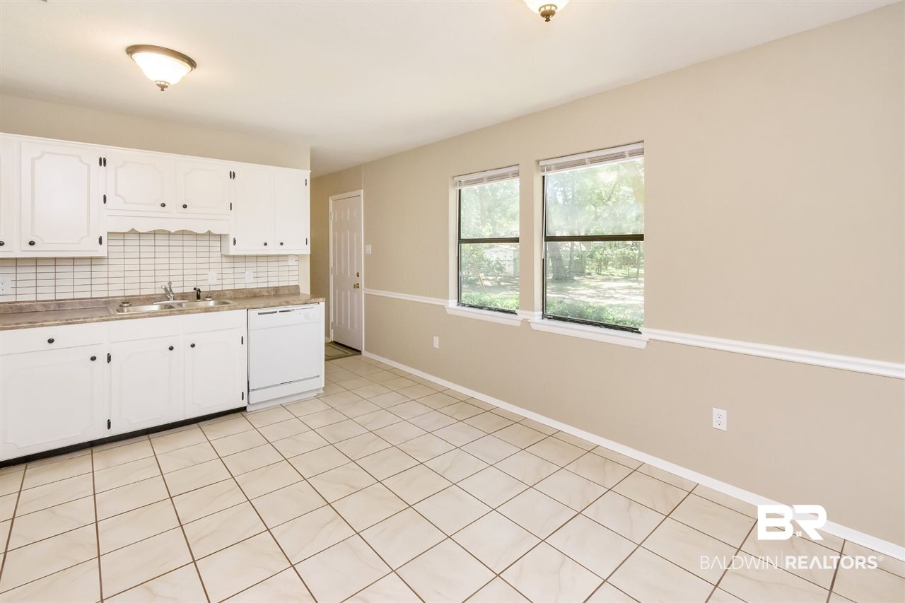 1379 Barker Drive East Mobile, AL 36608 - Photo 7 of 23
