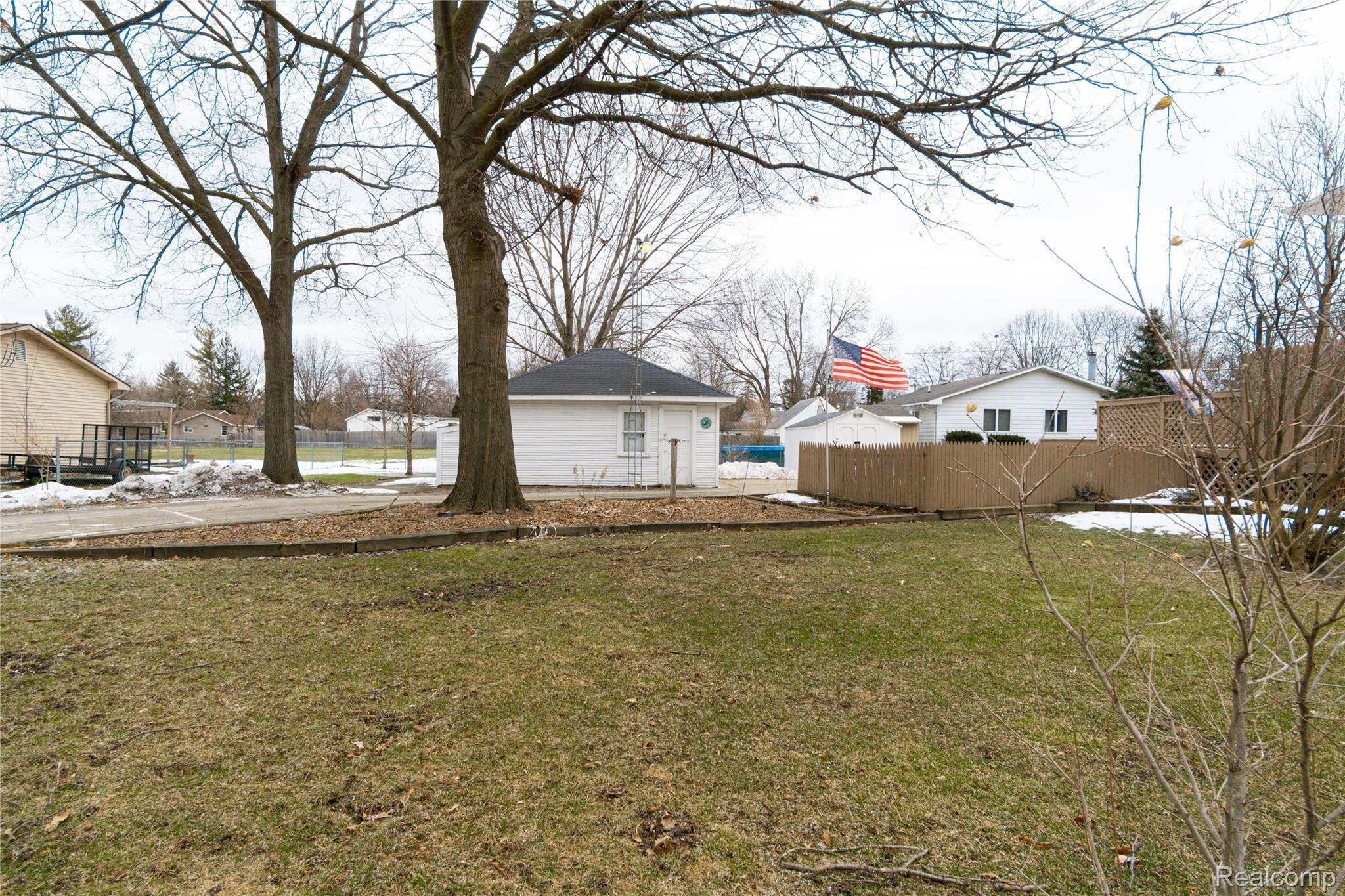 5494 Corunna Road Flint, MI 48532 - Photo 13 of 48 Exteriors (13 of 14).jpg