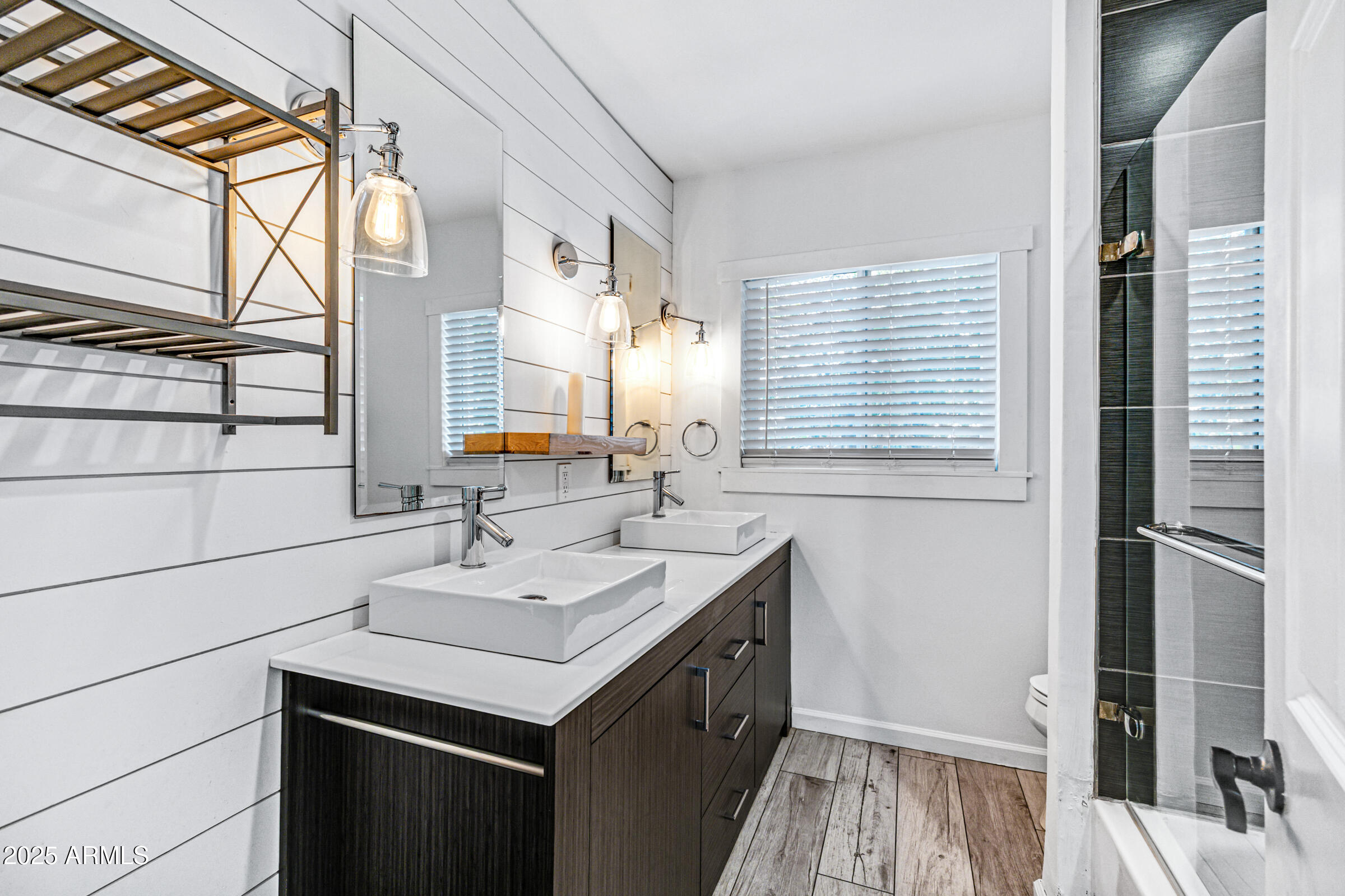 6829 East Almeria Road Scottsdale, AZ 85257 - Photo 20 of 35 a bathroom with a sink and a mirror