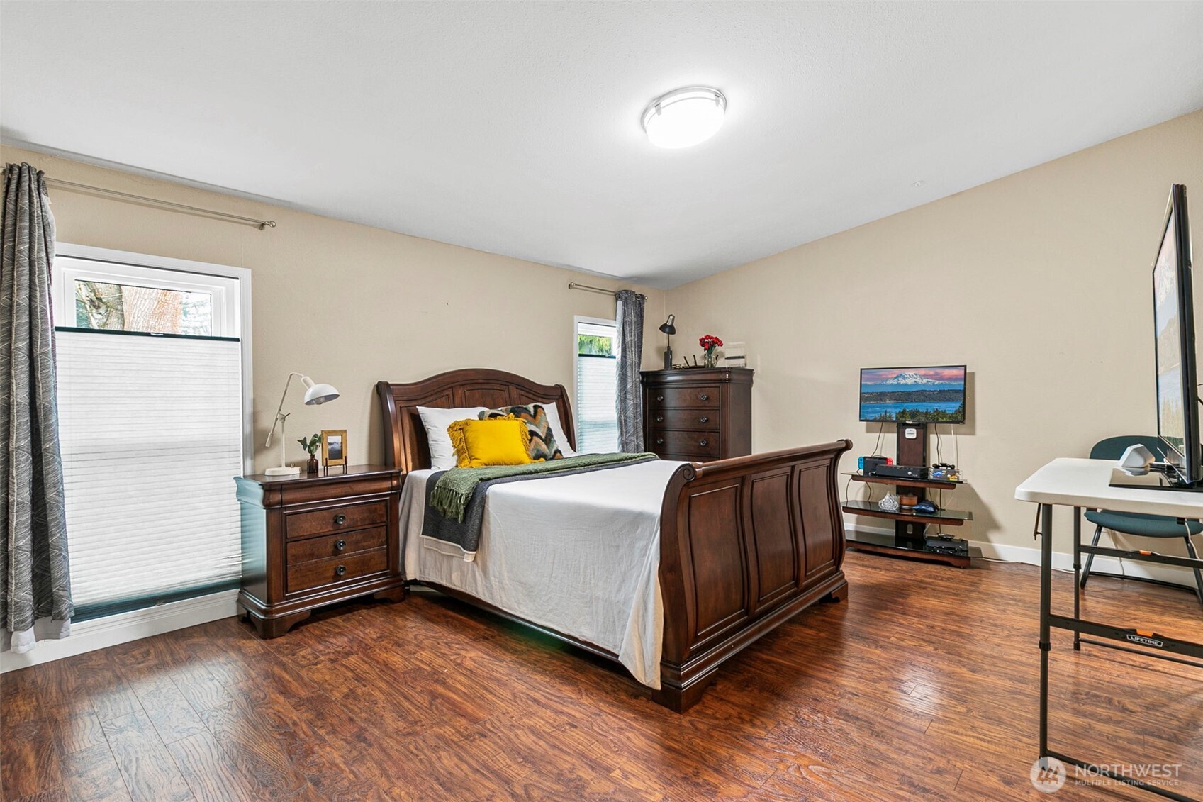 4416 South 315th Street Auburn, WA 98001 - Photo 29 of 37 a bed room with a bed and window