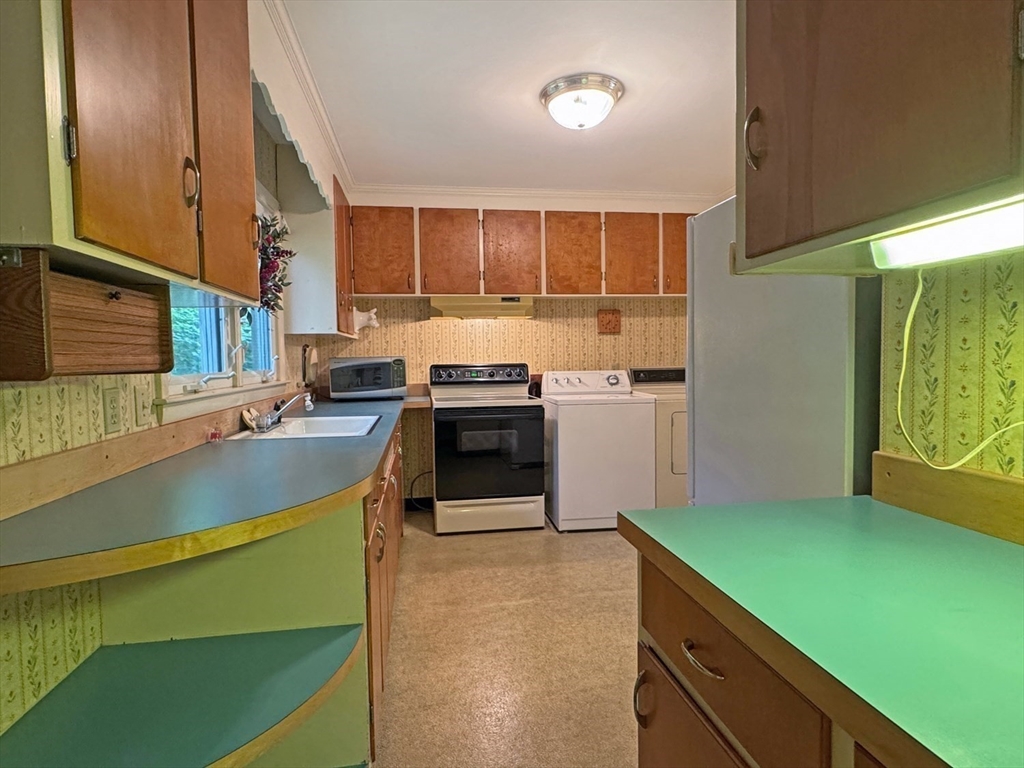 56 Country Club Road Greenfield, MA 01301 - Photo 16 of 36 Gallery Image 16