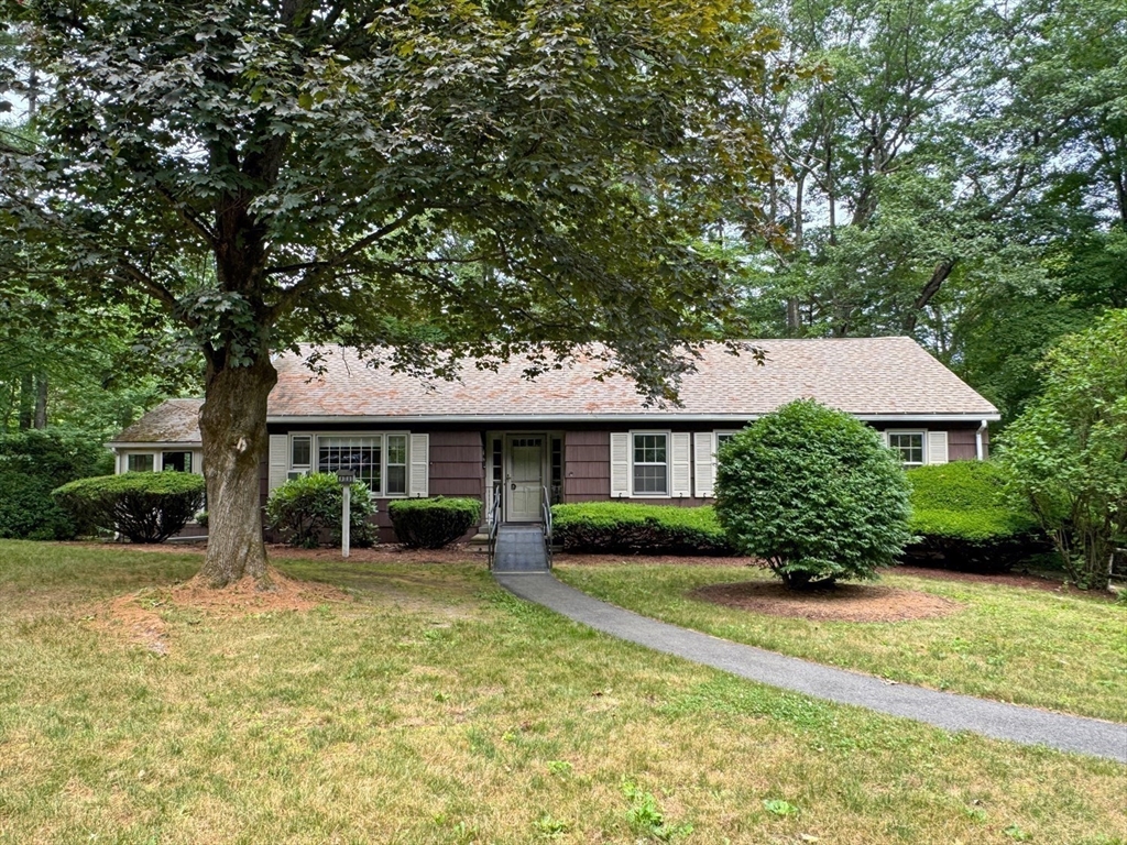 56 Country Club Road Greenfield, MA 01301 - Photo 4 of 36 Gallery Image 4