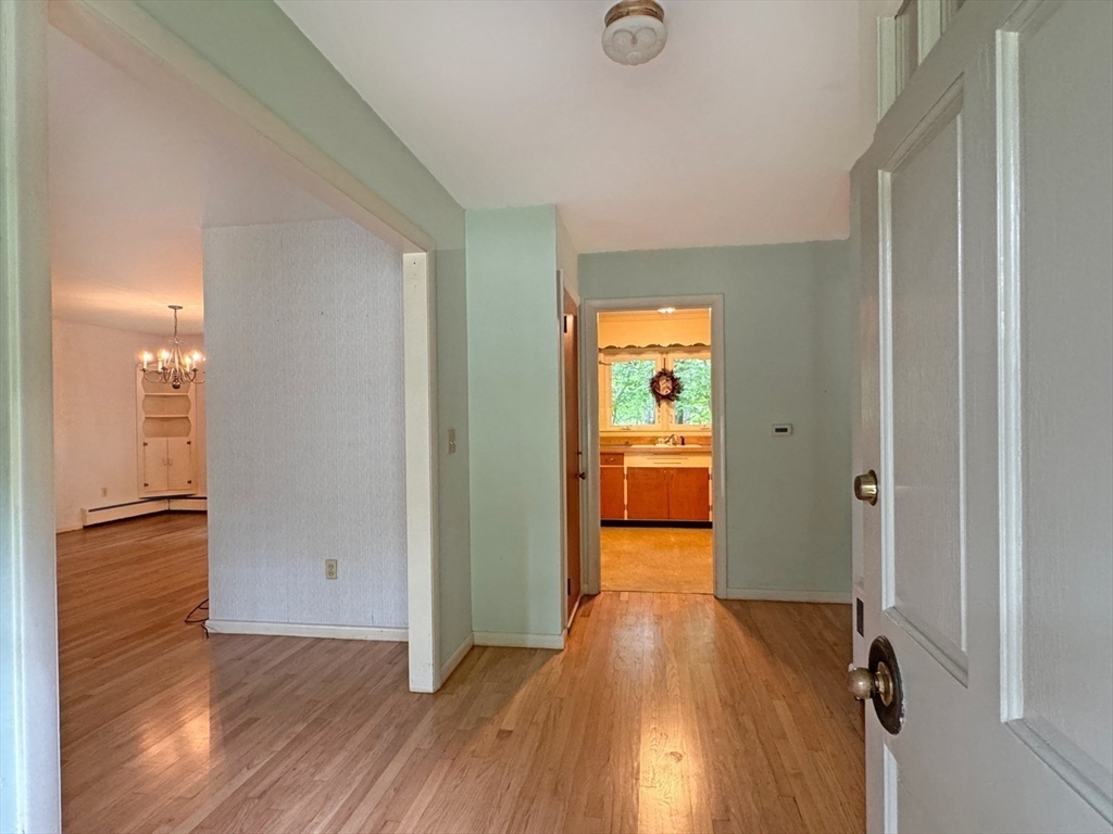 56 Country Club Road Greenfield, MA 01301 - Photo 5 of 36 Gallery Image 5