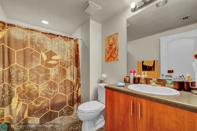 $499,900 | 110 North Federal Highway, Unit 815, Fort Lauderdale, FL 33301