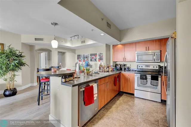 $499,900 | 110 North Federal Highway, Unit 815, Fort Lauderdale, FL 33301