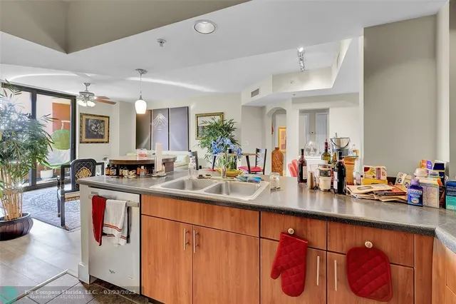 $499,900 | 110 North Federal Highway, Unit 815, Fort Lauderdale, FL 33301