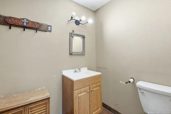 a view of a back yard of the house