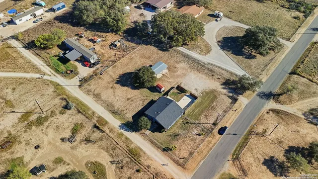 $235,000 | 1037 County Road 7711, Devine, TX 78016