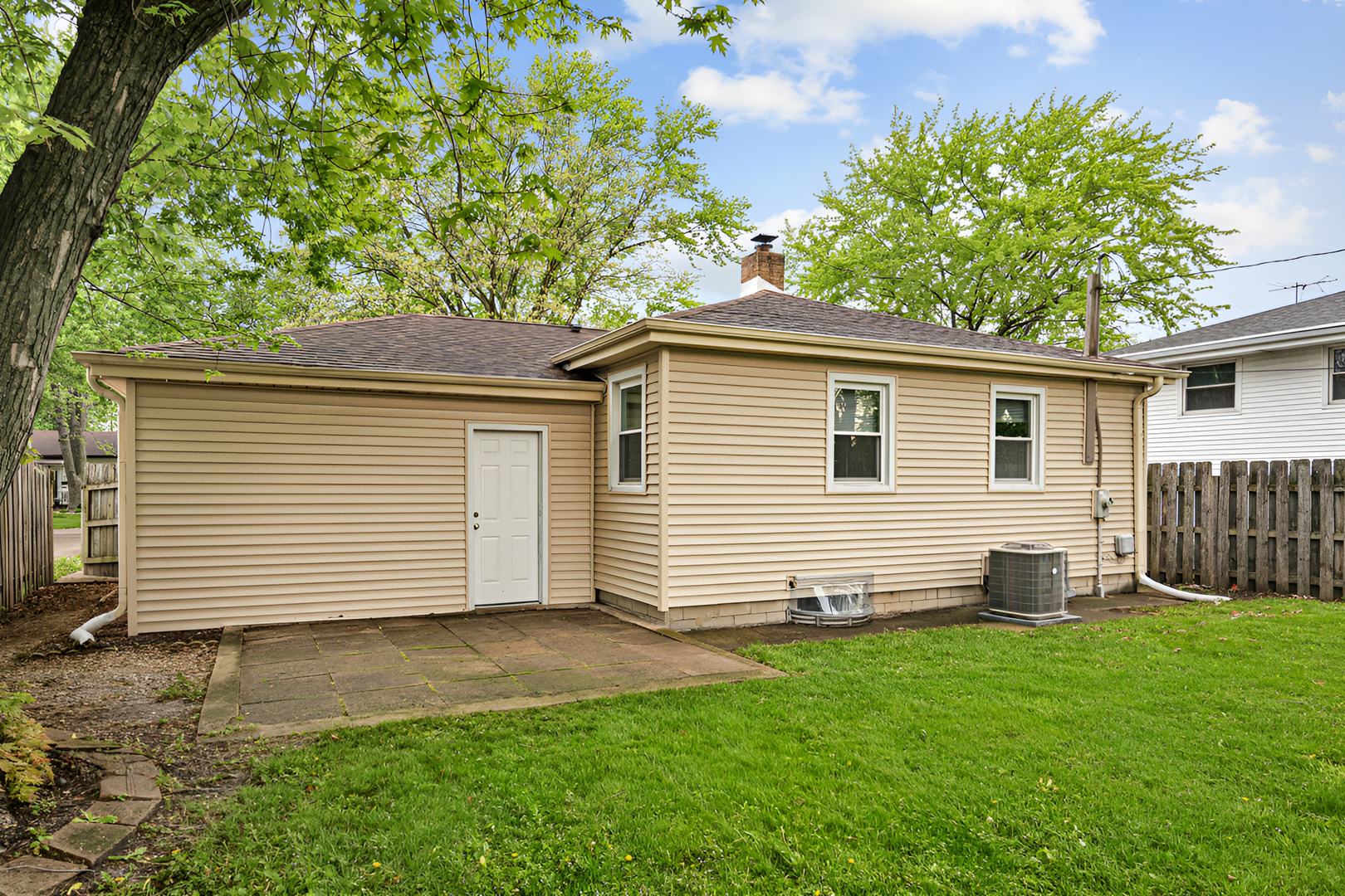 25 North Iowa Avenue Addison, IL 60101 - Photo 22 of 24
