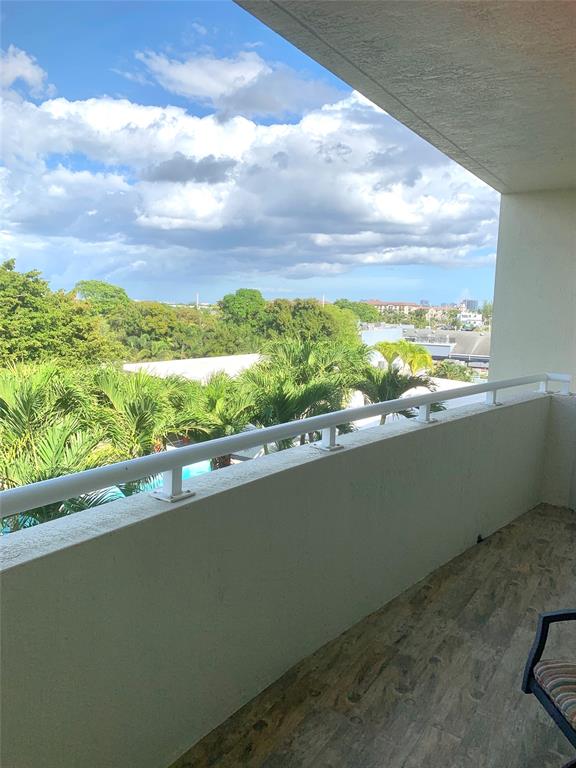 2301 Wilton Drive, Unit R409 Wilton Manors, FL 33305 - Photo 34 of 38 a view of a green field