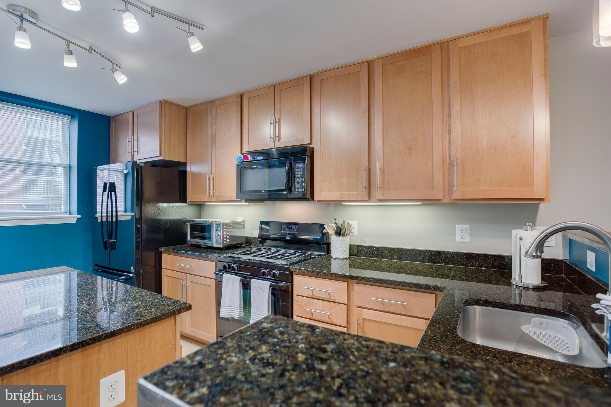 2204 North Calvert Street Baltimore, MD 21218 - Photo 19 of 48