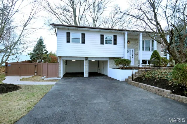 $379,900 | 2631 Georgia Drive, Arnold, MO 63010