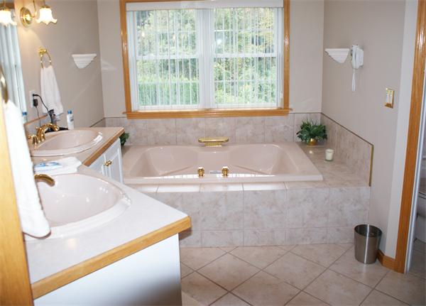 13 Holly Meadow Road Holyoke, MA 01040 - Photo 19 of 30 Gallery Image 19