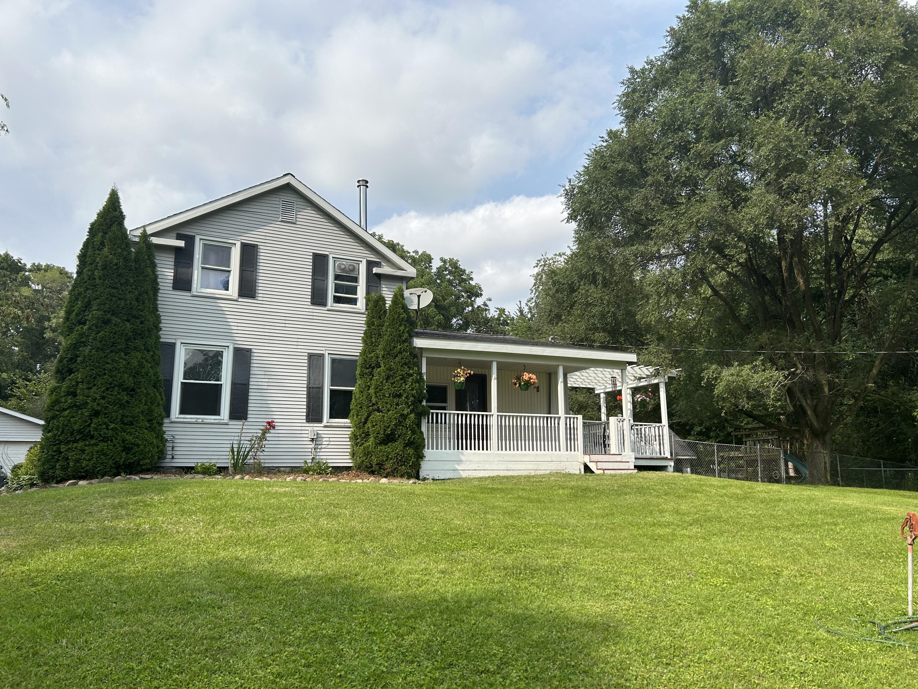 11399 Belding Road Northeast Belding, MI 48809 - Photo 2 of 29 2