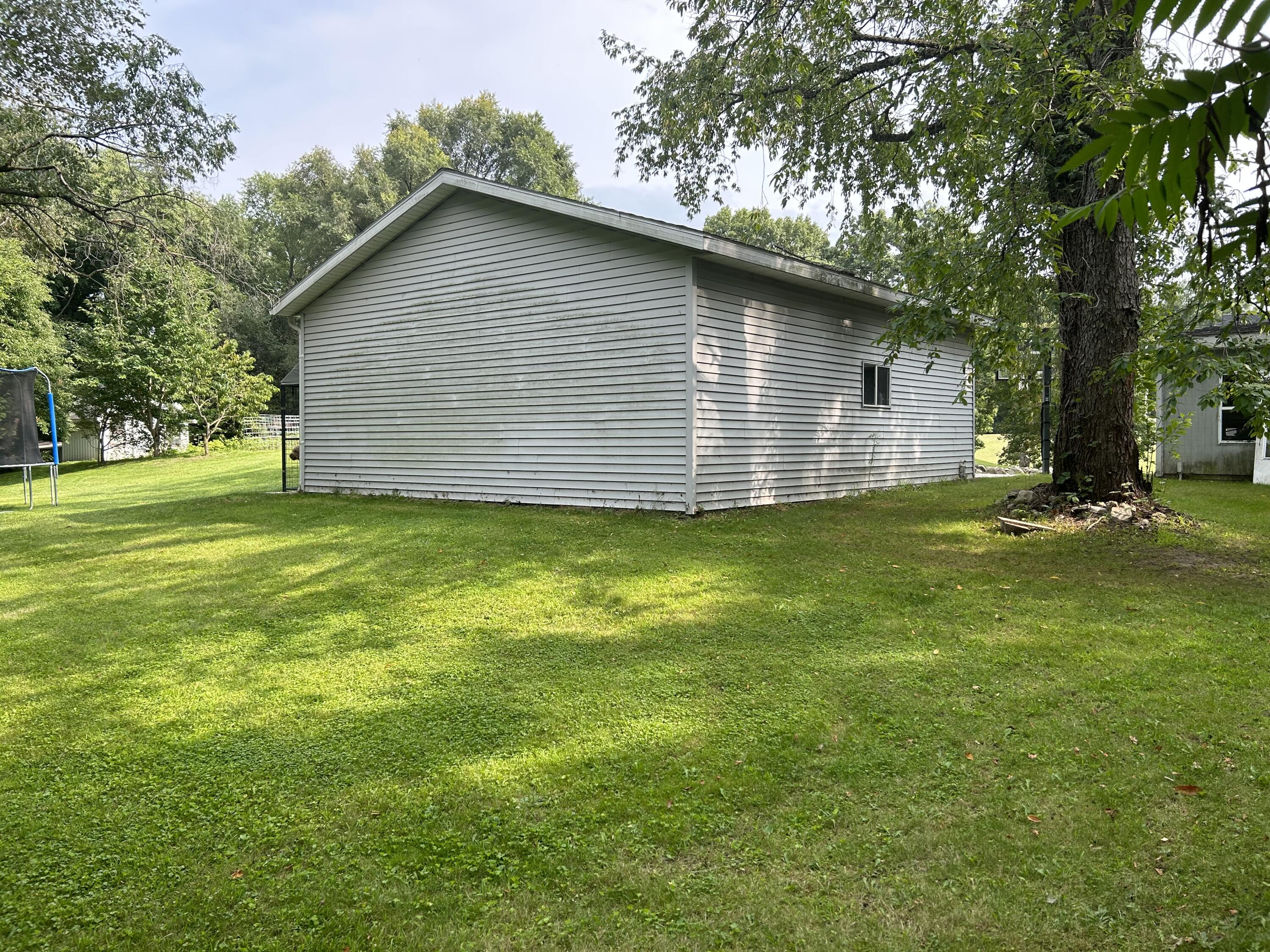 11399 Belding Road Northeast Belding, MI 48809 - Photo 10 of 29 8