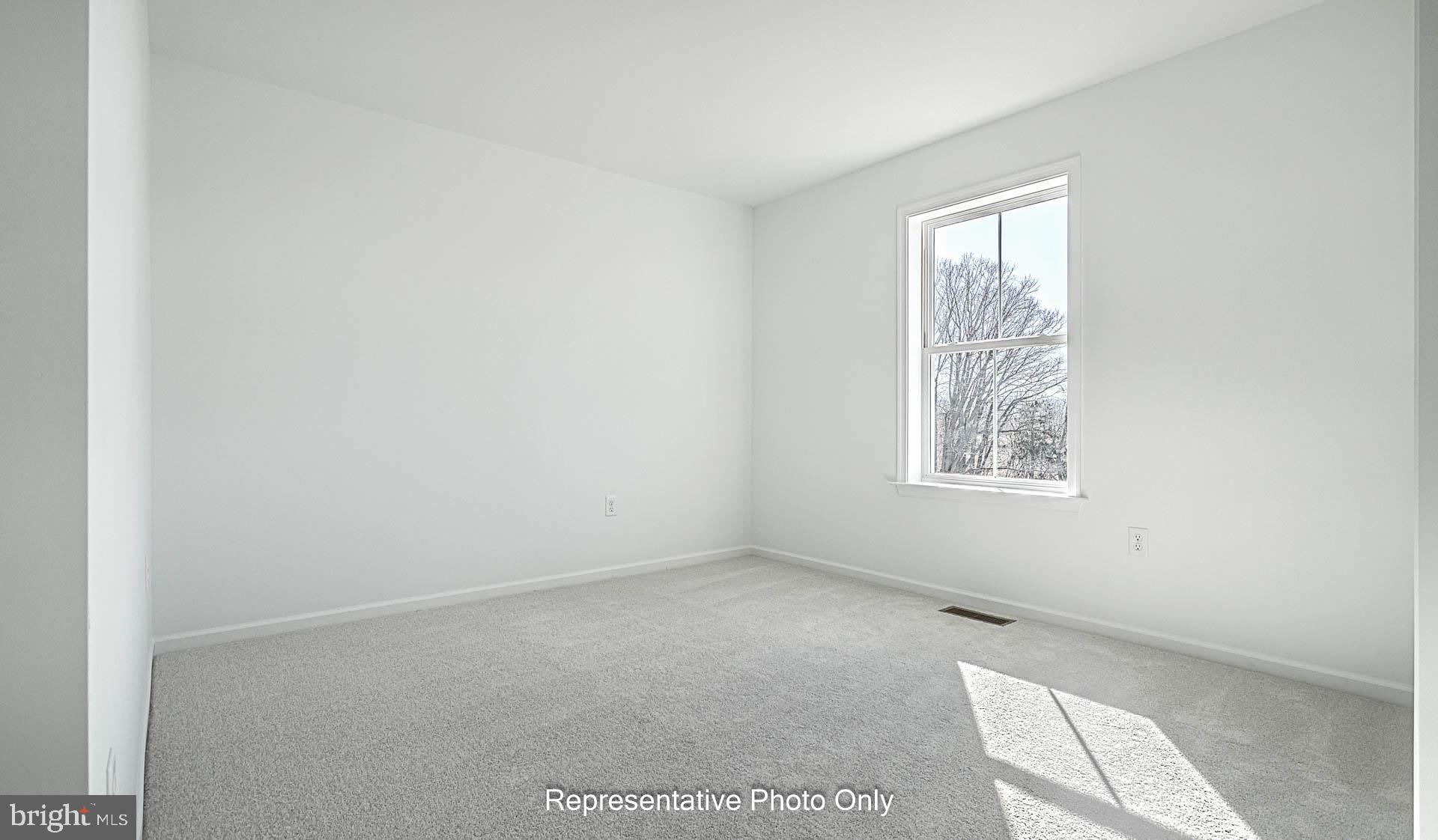 828 Kimmerlings Road Lebanon, PA 17046 - Photo 21 of 24 an empty room with windows