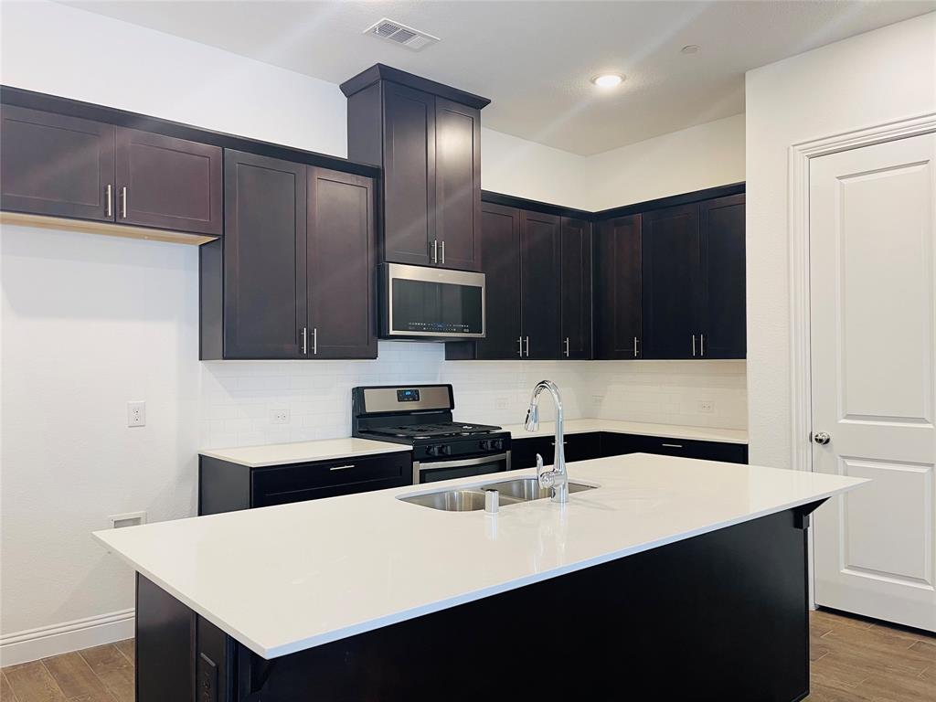 8024 Foraker Street Frisco, TX 75034 - Photo 3 of 32
