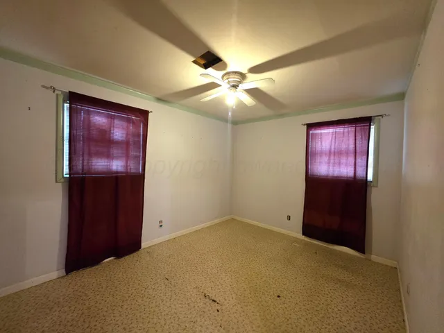 $70,000 | 409 Heasley Street, McLean, TX 79057