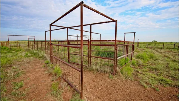 a view of an outdoor space