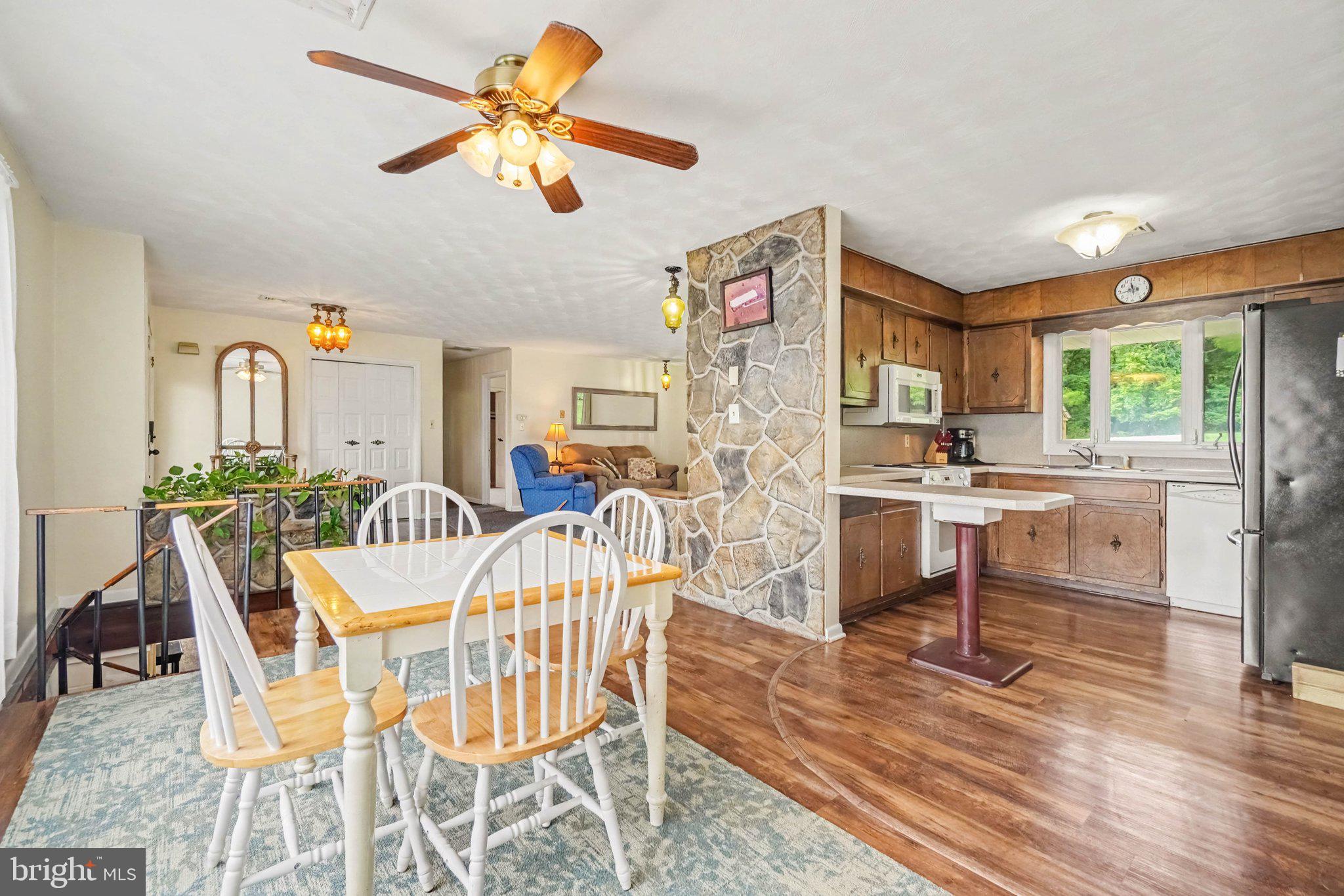 282 Dividing Ridge Road Halifax, PA 17032 - Photo 8 of 33 Dining Room
