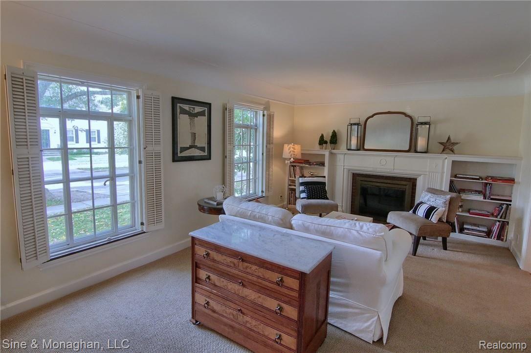 336 Merriweather Road Grosse Pointe, MI 48236 - Photo 2 of 28 Living_Room.jpg