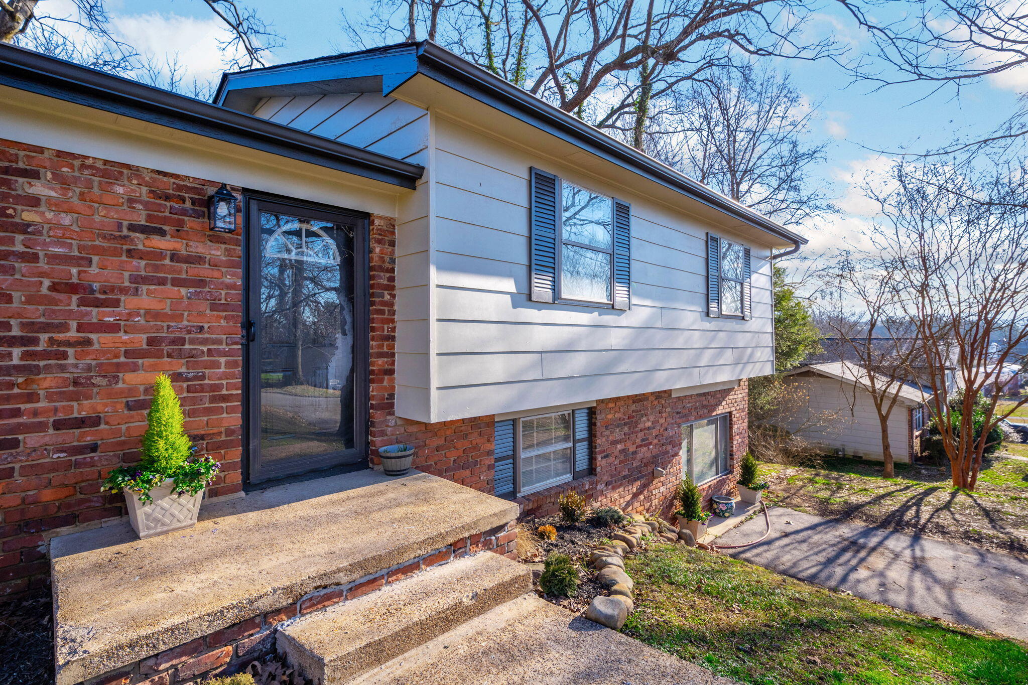 7315 Valley Lane Hixson, TN 37343 - Photo 3 of 32 IMG_0780