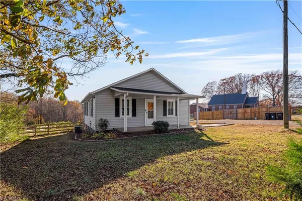 $165,000 | 9589 Highway 268, Elkin, NC 28621