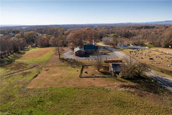 $165,000 | 9589 Highway 268, Elkin, NC 28621