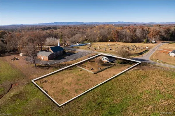 $165,000 | 9589 Highway 268, Elkin, NC 28621