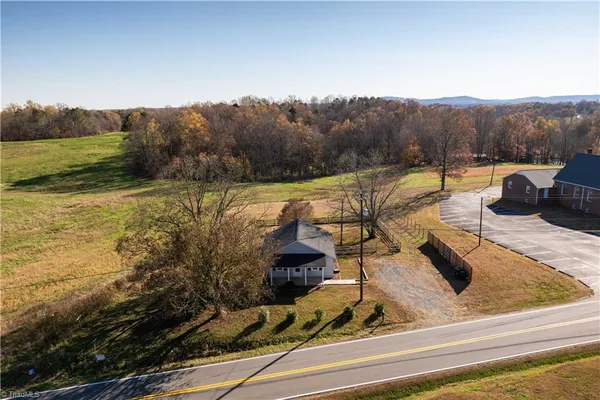 $165,000 | 9589 Highway 268, Elkin, NC 28621