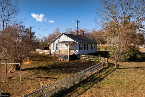 $165,000 | 9589 Highway 268, Elkin, NC 28621