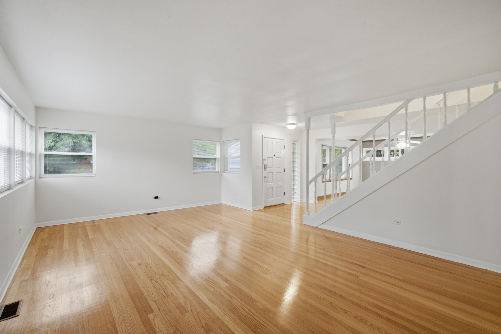 114 North Lancaster Street Mount Prospect, IL 60056 - Photo 5 of 29