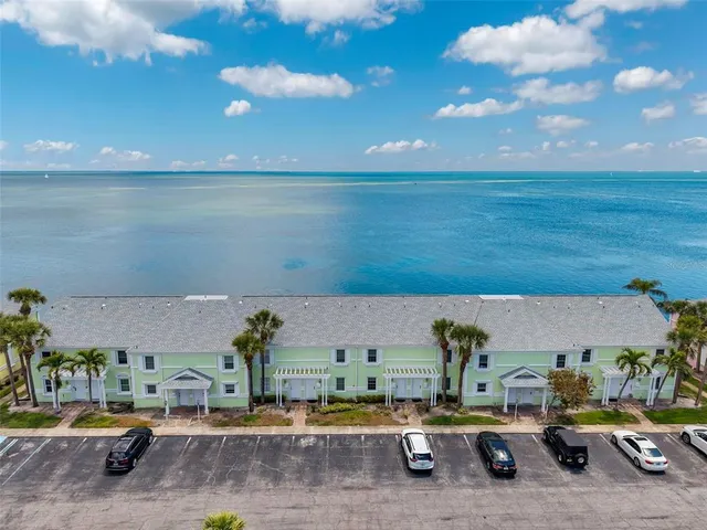 $3,600 | 4768 Coquina Key Drive Southeast, St. Petersburg, FL 33705