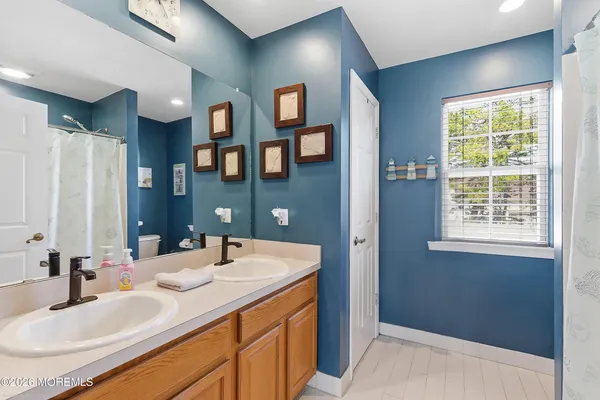 $825,000 | 85 Lorelei Drive, Howell, NJ 07731