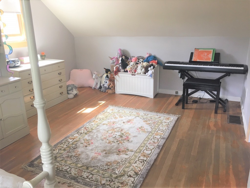 18 Stony Brook Road Marblehead, MA 01945 - Photo 17 of 28 Gallery Image 17