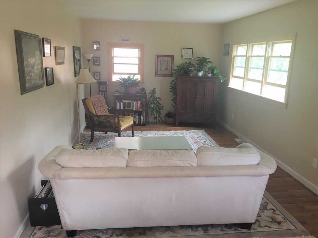 18 Stony Brook Road Marblehead, MA 01945 - Photo 4 of 28 Gallery Image 4