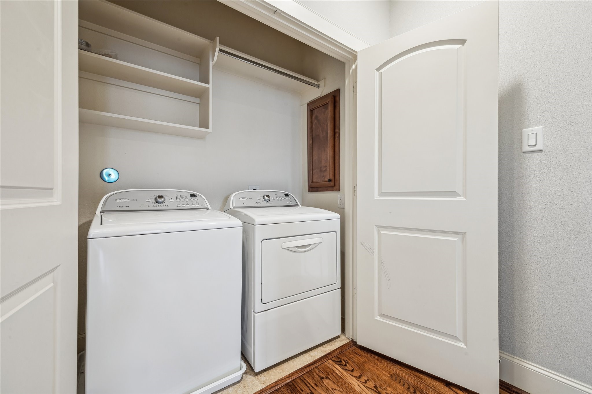 303 Bethje Street Houston, TX 77007 - Photo 18 of 25 a utility room with dryer and washer