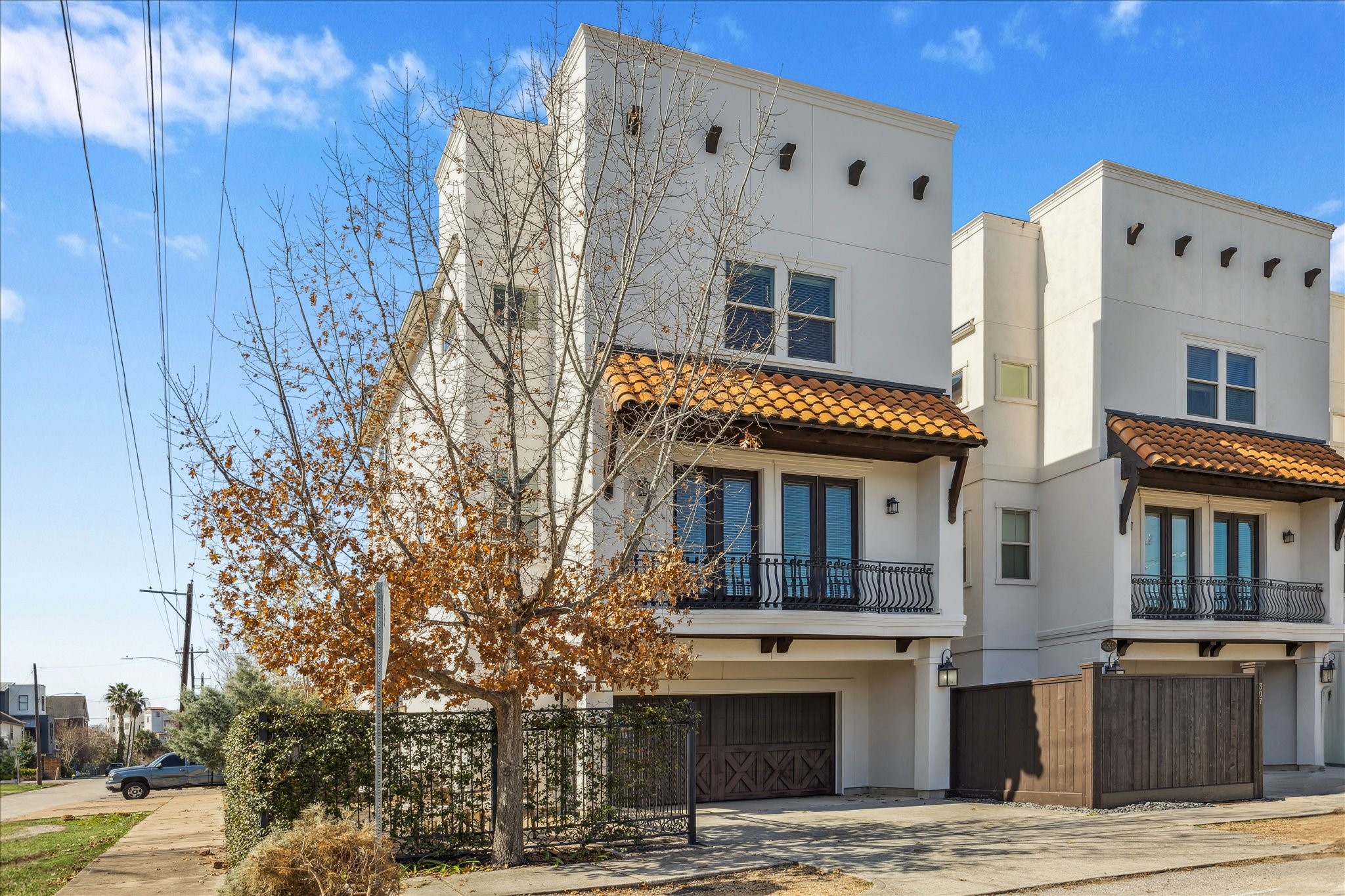 303 Bethje Street Houston, TX 77007 - Photo 24 of 25 a front view of a building with large windows