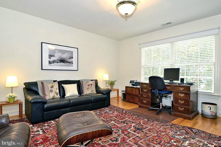 710 South River Landing Road, Unit 710 Edgewater, MD 21037 - Photo 18 of 30 3rd Bedroom / Possible Home Office