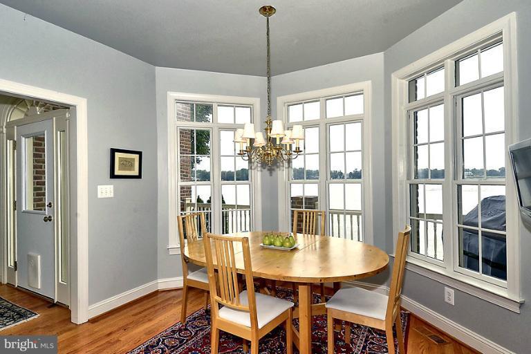 710 South River Landing Road, Unit 710 Edgewater, MD 21037 - Photo 28 of 30 Casual Dining Bay Overlooking the Deck