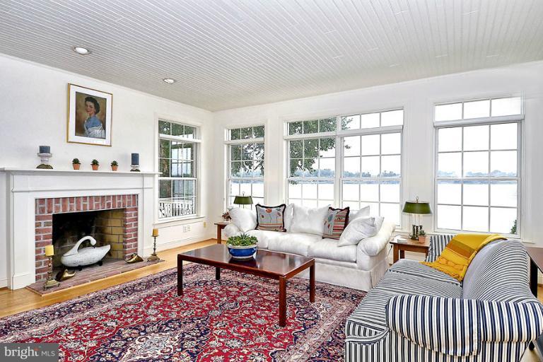 710 South River Landing Road, Unit 710 Edgewater, MD 21037 - Photo 6 of 30 Nantucket-Style Family Room with Fireplace