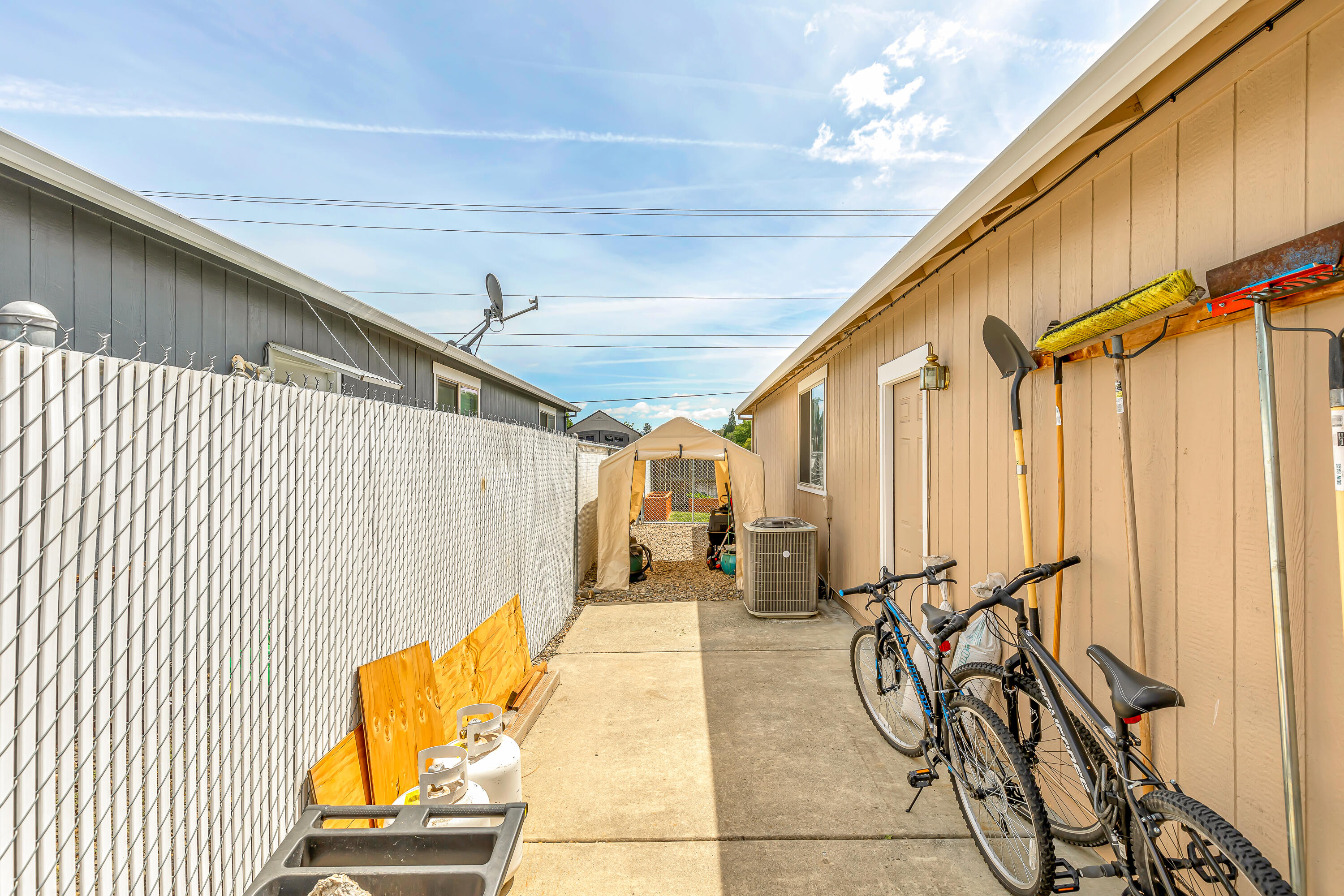 306 Sandi Way Eagle Point, OR 97524 - Photo 33 of 33 9R9A9386
