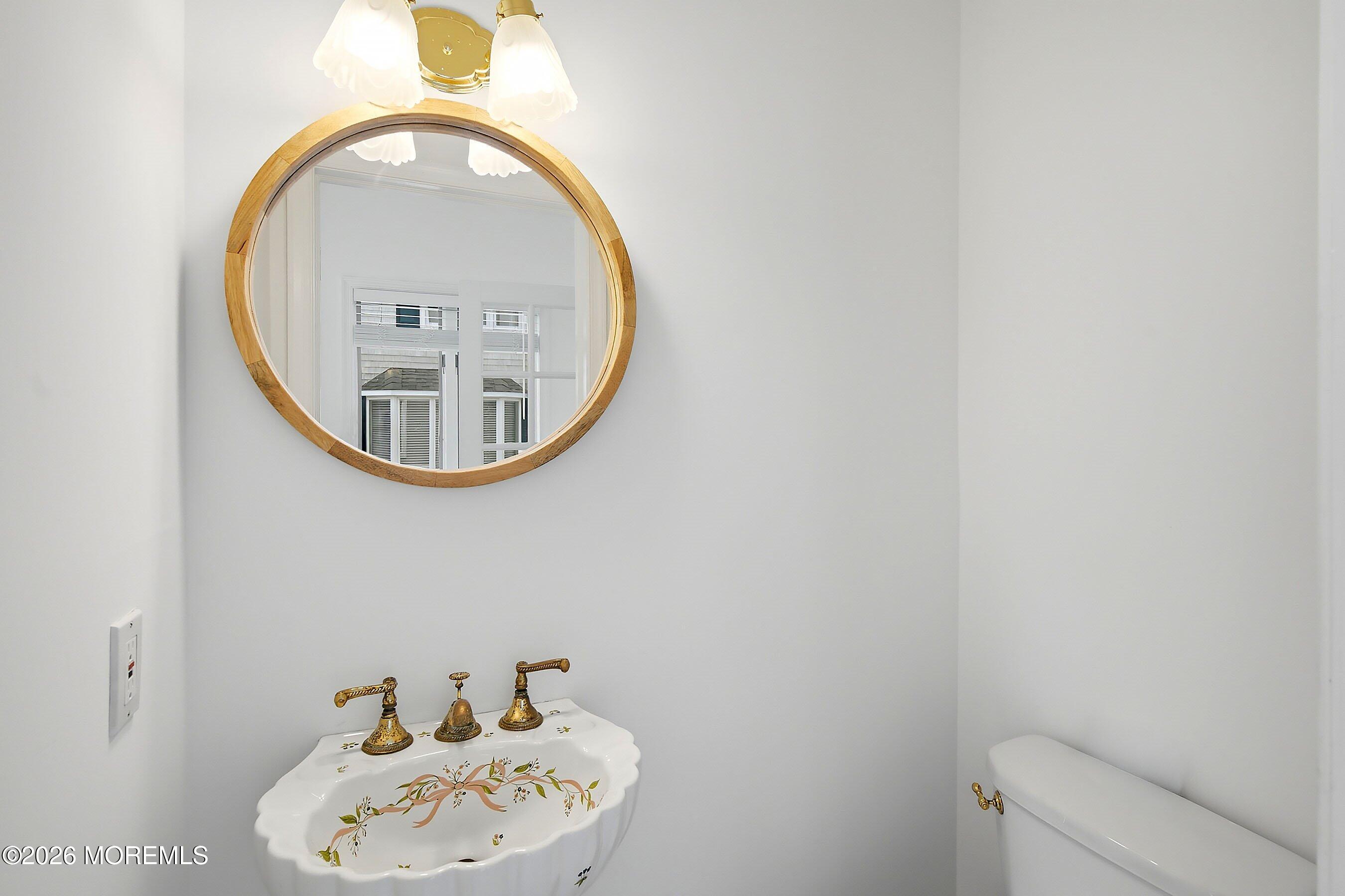 2007 Ocean Avenue North Spring Lake, NJ 07762 - Photo 18 of 86 31-Powder Room